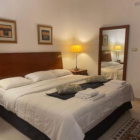 Tell Madaba Hotel Bagian luar foto