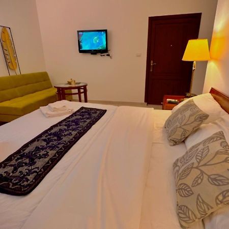 Tell Madaba Hotel Bagian luar foto