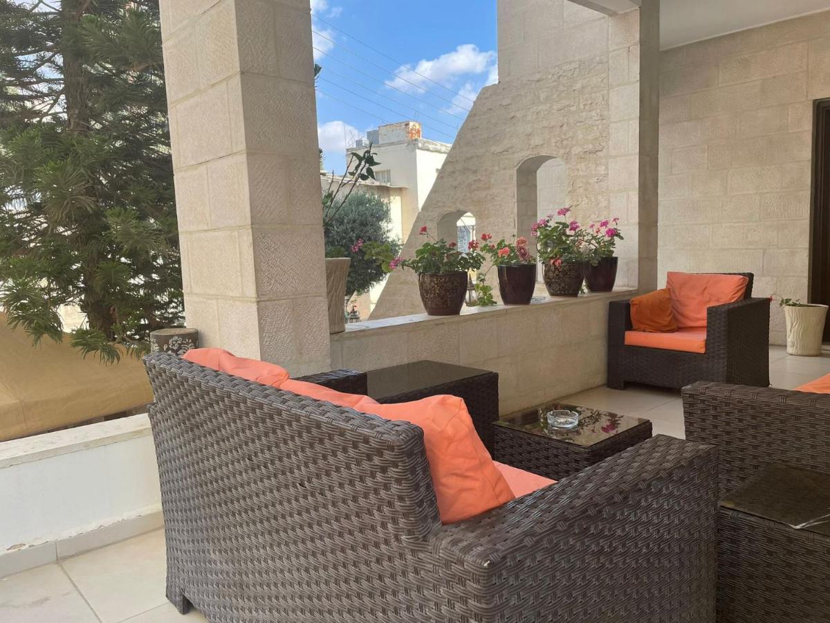 Tell Madaba Hotel Bagian luar foto
