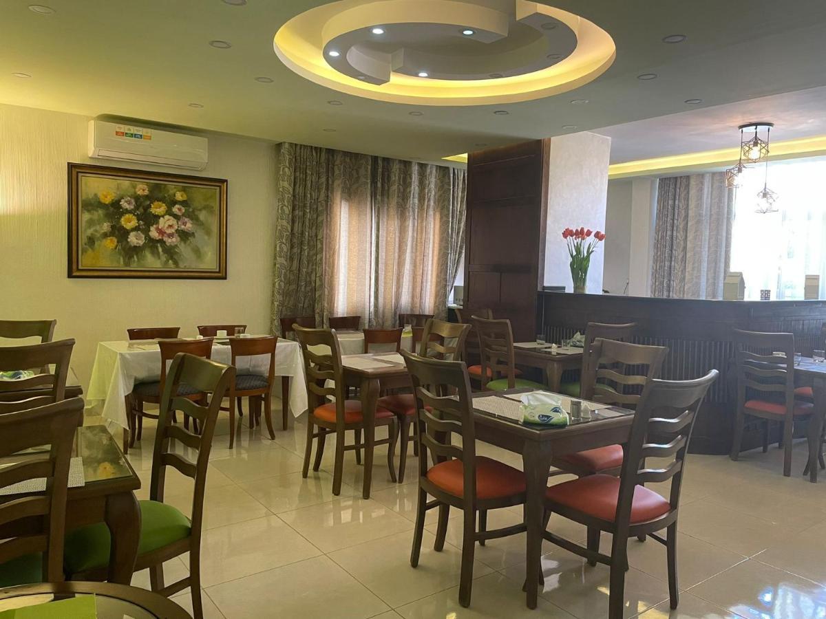 Tell Madaba Hotel Bagian luar foto
