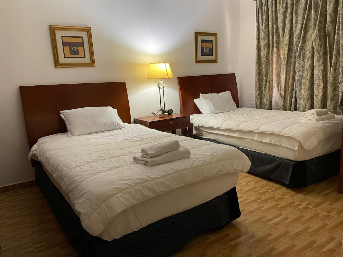 Tell Madaba Hotel Bagian luar foto