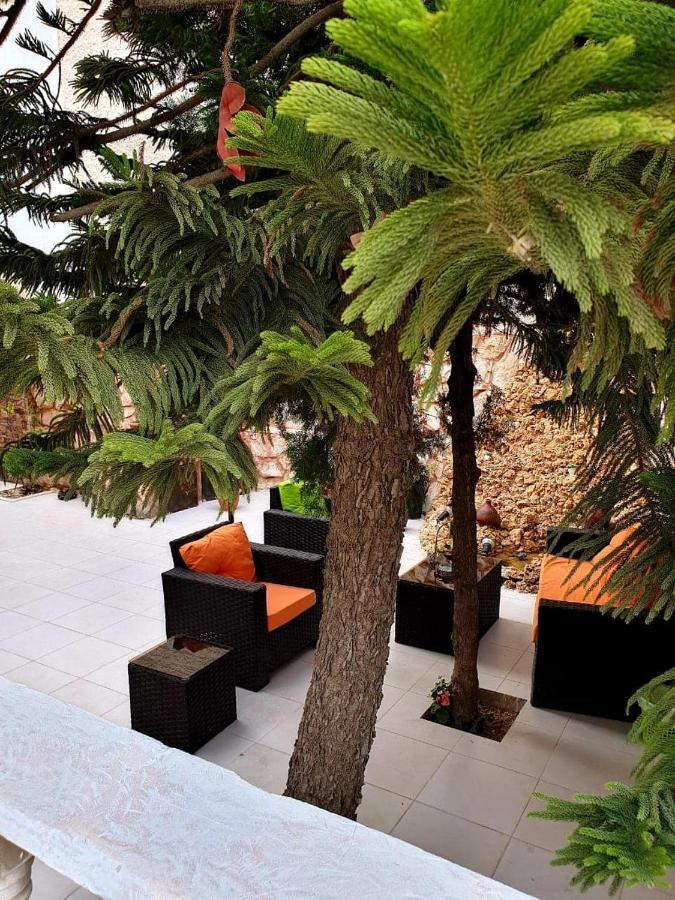 Tell Madaba Hotel Bagian luar foto