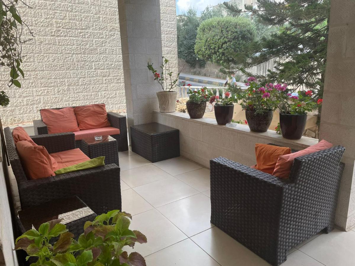 Tell Madaba Hotel Bagian luar foto