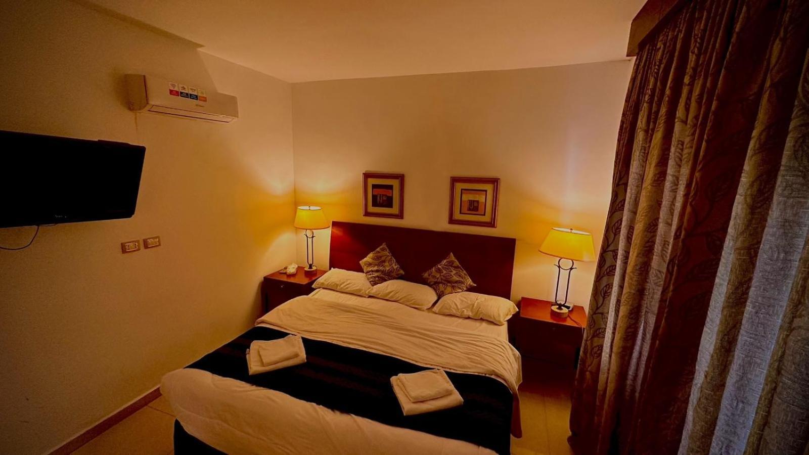 Tell Madaba Hotel Bagian luar foto