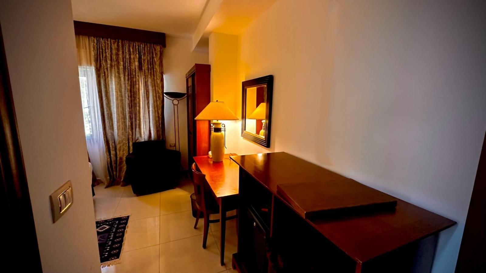 Tell Madaba Hotel Bagian luar foto