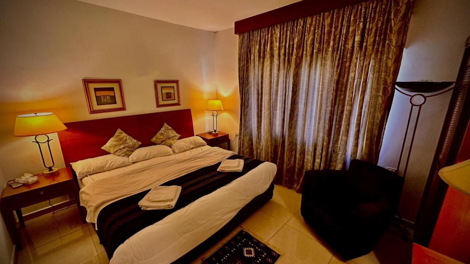 Tell Madaba Hotel Bagian luar foto
