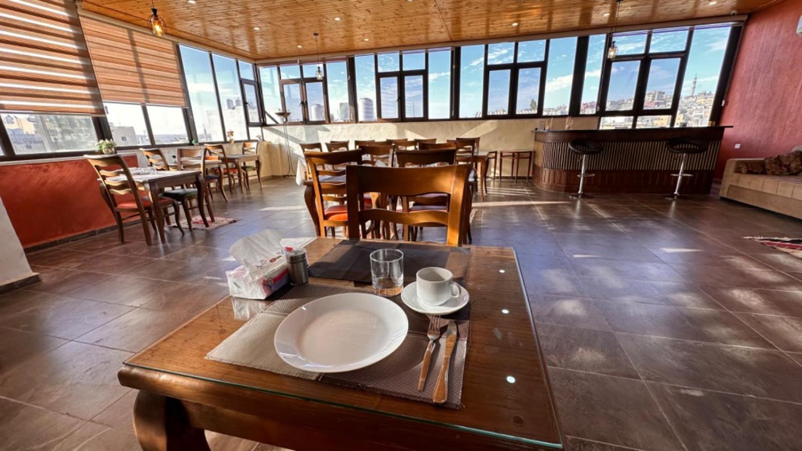 Tell Madaba Hotel Bagian luar foto